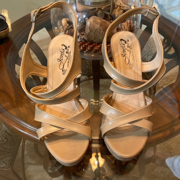 Shoes - Stylist wedges